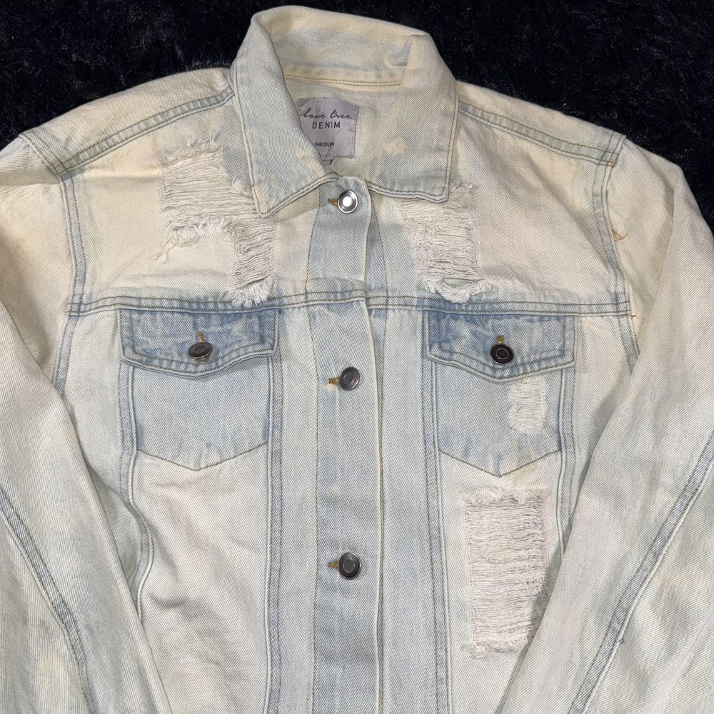 Love Tree Denim Jacket Womens Medium Blue Distressed Long Button Up Frayed Hem - Picture 2 of 9